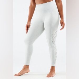 Fabletics Sync Seamless High-Waisted 7/8 Legging